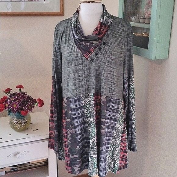 Lily by Firmiana Tops - Lily by Firmiana Long Tunic Top